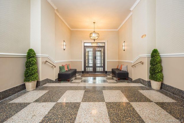 30-06 29 Street 6F, Astoria, NY 11102