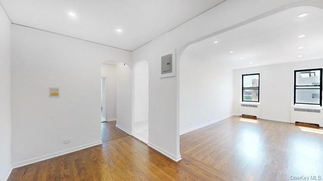 30-06 29 Street 6F, Astoria, NY 11102