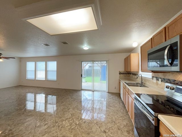 1419 Range Finder, San Antonio, TX 78245