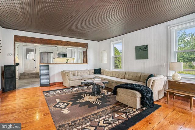 5934 KERNSVILLE RD, Orefield, PA 18069