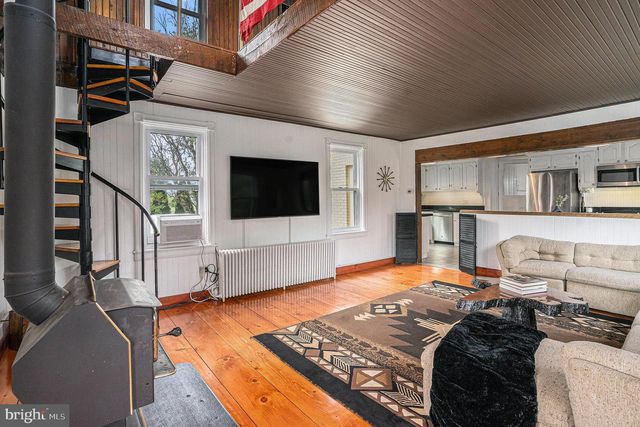 5934 KERNSVILLE RD, Orefield, PA 18069