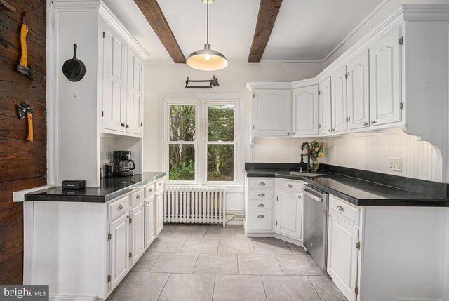 5934 KERNSVILLE RD, Orefield, PA 18069