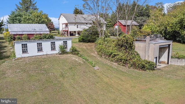 5934 KERNSVILLE RD, Orefield, PA 18069