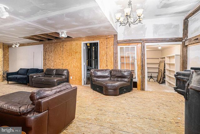 5934 KERNSVILLE RD, Orefield, PA 18069