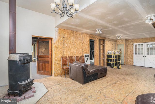 5934 KERNSVILLE RD, Orefield, PA 18069