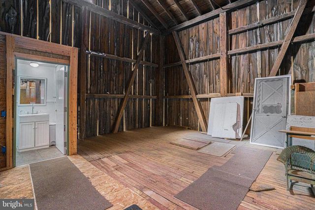 5934 KERNSVILLE RD, Orefield, PA 18069