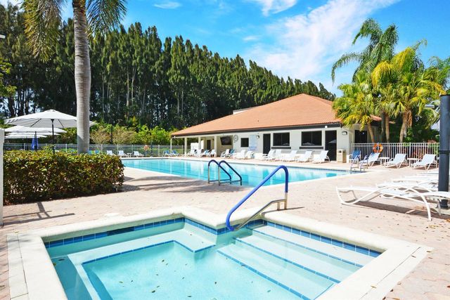 2406 Aspen Way 2406, Boynton Beach, FL 33436