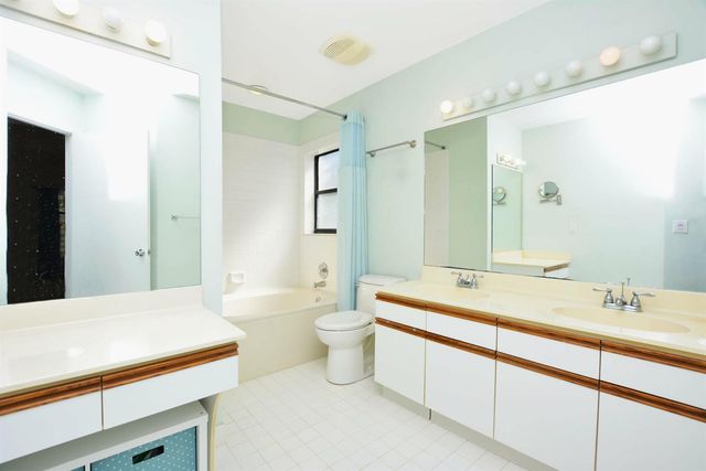 2406 Aspen Way 2406, Boynton Beach, FL 33436