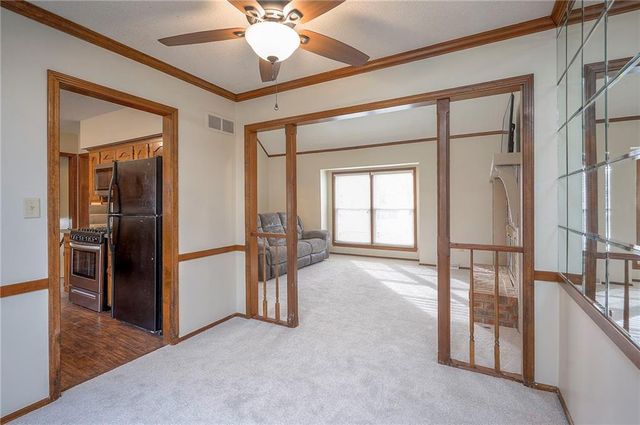 13921 S Brookwood Court, Olathe, KS 66062