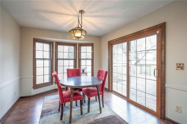 13921 S Brookwood Court, Olathe, KS 66062