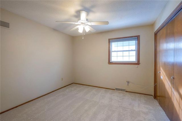 13921 S Brookwood Court, Olathe, KS 66062