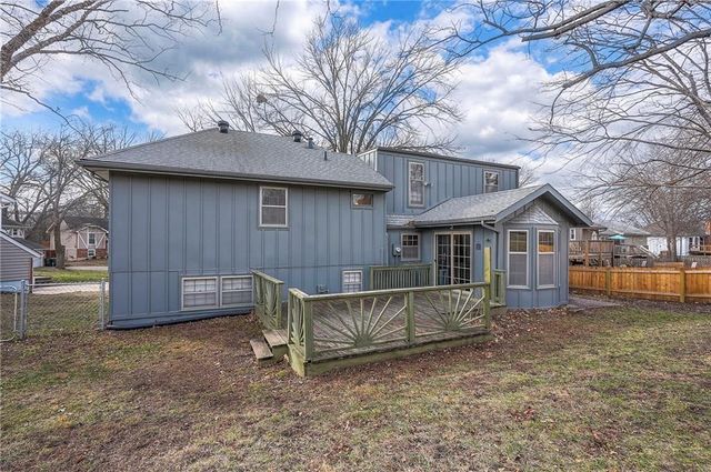 13921 S Brookwood Court, Olathe, KS 66062