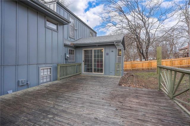 13921 S Brookwood Court, Olathe, KS 66062