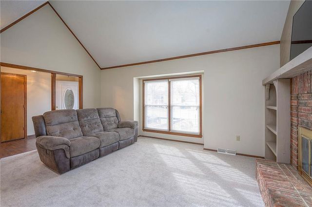 13921 S Brookwood Court, Olathe, KS 66062