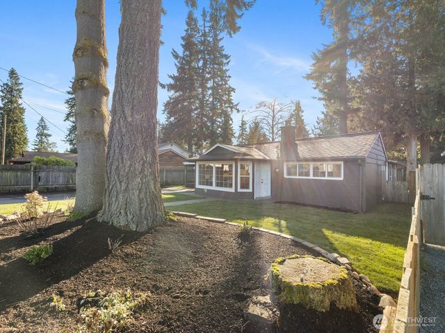 5706 225th Street SW, Mountlake Terrace, WA 98043