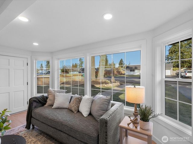 5706 225th Street SW, Mountlake Terrace, WA 98043