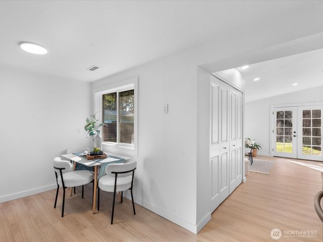 5706 225th Street SW, Mountlake Terrace, WA 98043