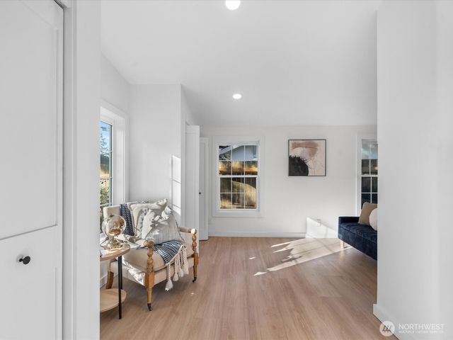 5706 225th Street SW, Mountlake Terrace, WA 98043