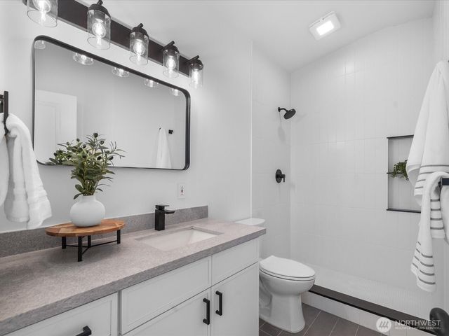 5706 225th Street SW, Mountlake Terrace, WA 98043