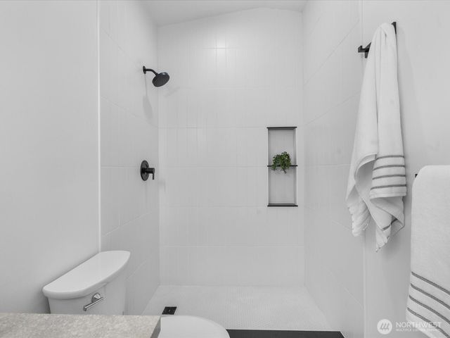 5706 225th Street SW, Mountlake Terrace, WA 98043