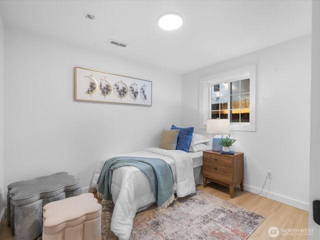 5706 225th Street SW, Mountlake Terrace, WA 98043