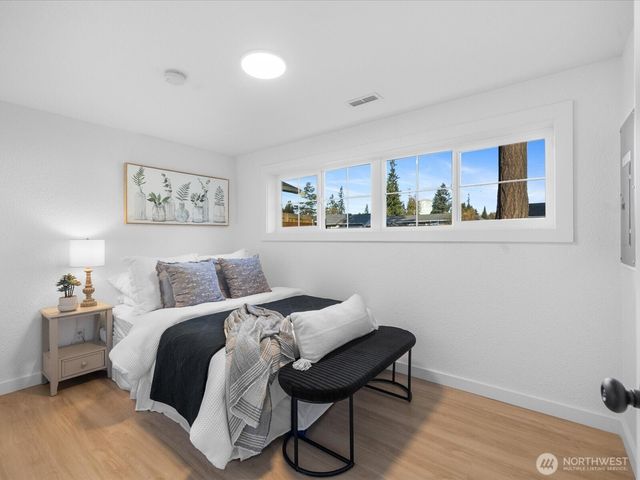 5706 225th Street SW, Mountlake Terrace, WA 98043