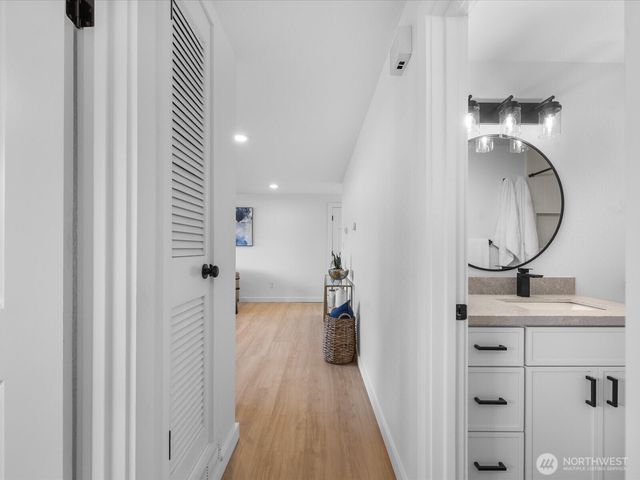 5706 225th Street SW, Mountlake Terrace, WA 98043