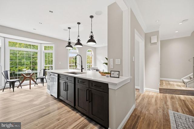 2131 N SCOTT ST N, Arlington, VA 22209