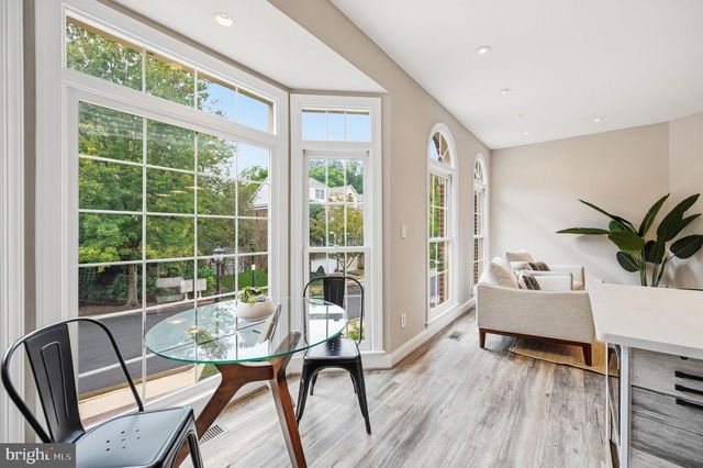 2131 N SCOTT ST N, Arlington, VA 22209