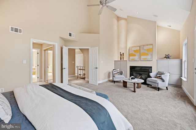 2131 N SCOTT ST N, Arlington, VA 22209