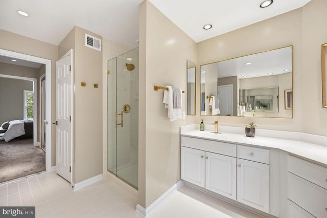 2131 N SCOTT ST N, Arlington, VA 22209