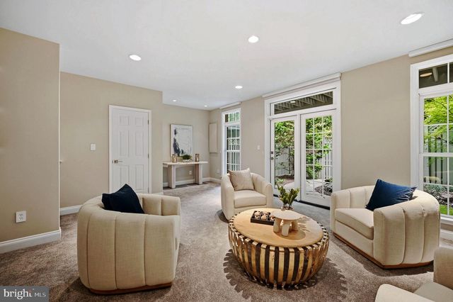 2131 N SCOTT ST N, Arlington, VA 22209