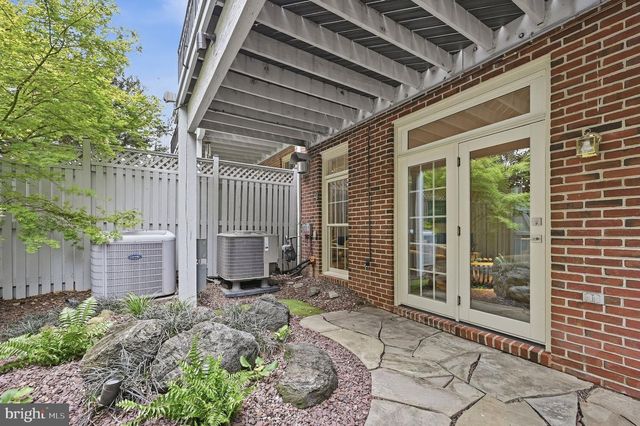 2131 N SCOTT ST N, Arlington, VA 22209