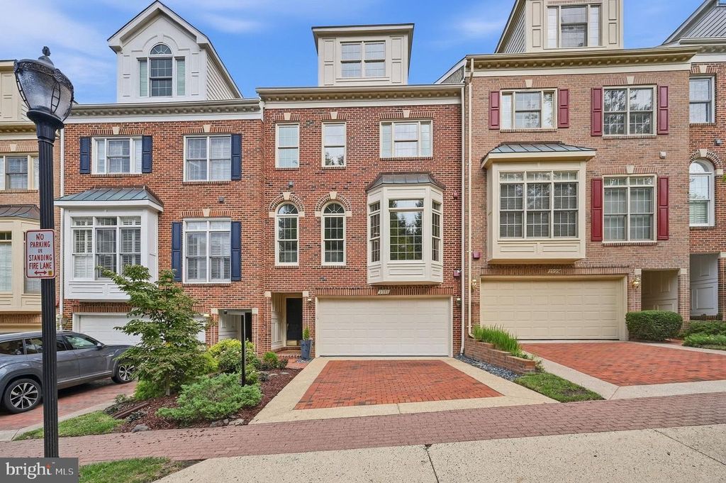 2131 N SCOTT ST N, Arlington, VA 22209