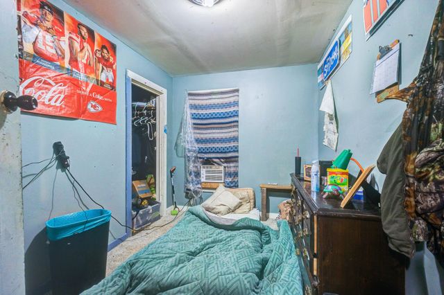 446 S College Ave, Salina, KS 67401