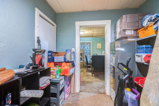 446 S College Ave, Salina, KS 67401