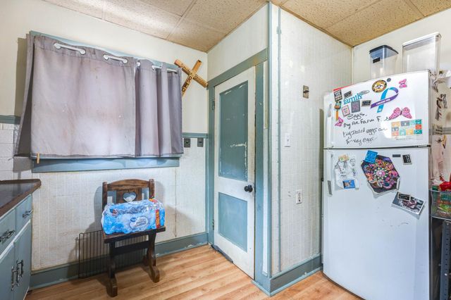 446 S College Ave, Salina, KS 67401