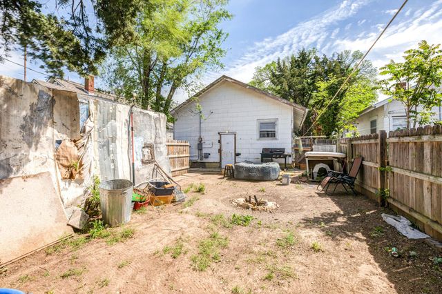 446 S College Ave, Salina, KS 67401