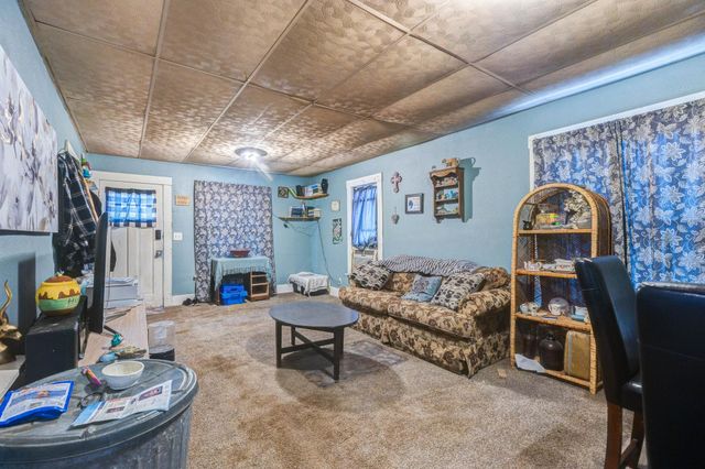 446 S College Ave, Salina, KS 67401
