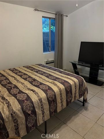 17443 Elkwood, Northridge (los Angeles), CA 91325