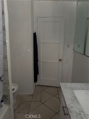 17443 Elkwood, Northridge (los Angeles), CA 91325