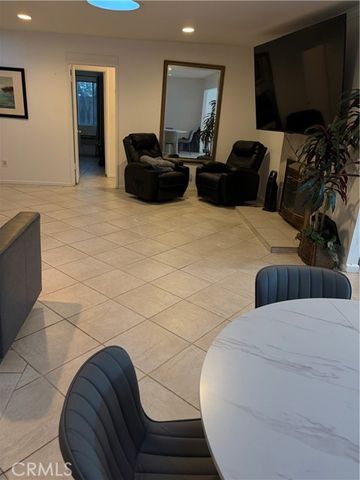 17443 Elkwood, Northridge (los Angeles), CA 91325