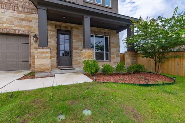 103 Periwinkle LN, Bastrop, TX 78602
