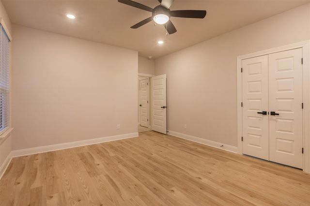 103 Periwinkle LN, Bastrop, TX 78602