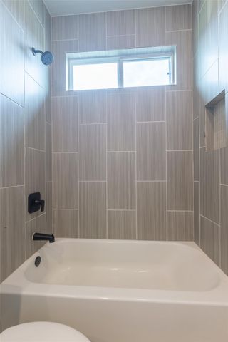 103 Periwinkle LN, Bastrop, TX 78602