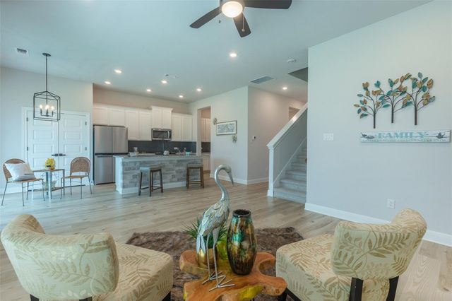 103 Periwinkle LN, Bastrop, TX 78602
