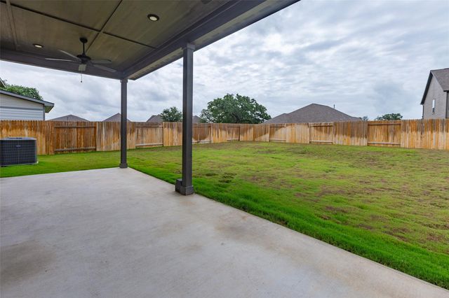 103 Periwinkle LN, Bastrop, TX 78602