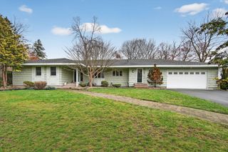 17 Karlton Cir, Andover, MA 01810