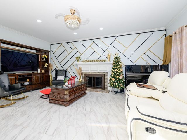 3815 Denmeade Drive, Charlotte, NC 28269