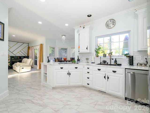 3815 Denmeade Drive, Charlotte, NC 28269